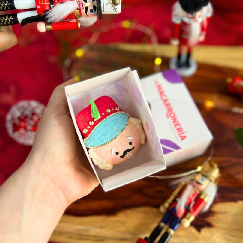 Caja 1 macaron “Carita de cascanueces" - Imagen 2
